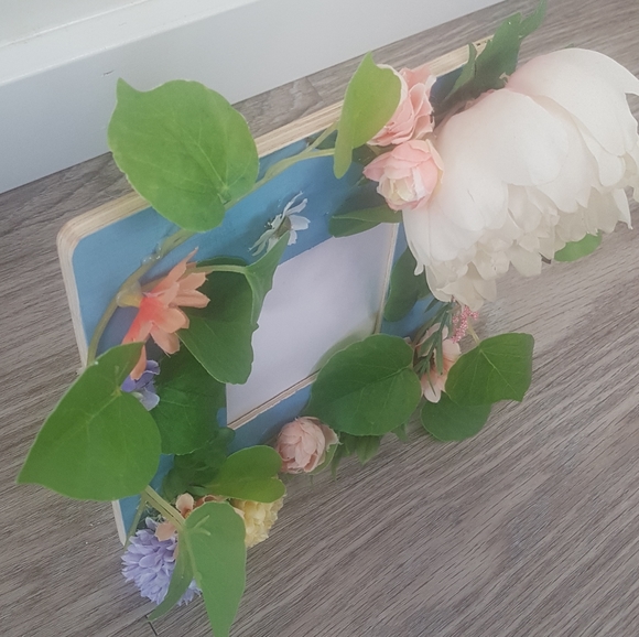 Flower Frame [3.7 x 3.7” opening] - Picture 3 of 7